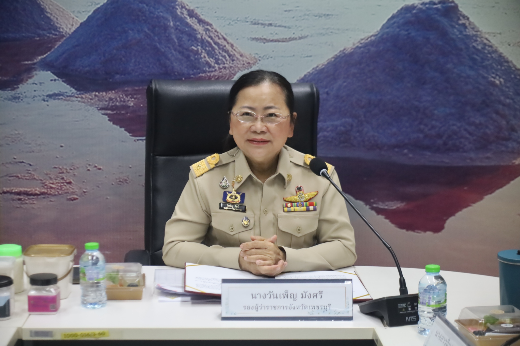 จังหวัดเพชรบุรีเร่งผลักดันสินค้า GI จัดประชุมพิจารณาร่างคำขอขึ้นทะเบียน "เกลือทะเลเพชรบุรี" และ "สาหร่ายพวงองุ่นเพชรบุรี" ยกระดับมูลค่าเศรษฐกิจท้องถิ่น