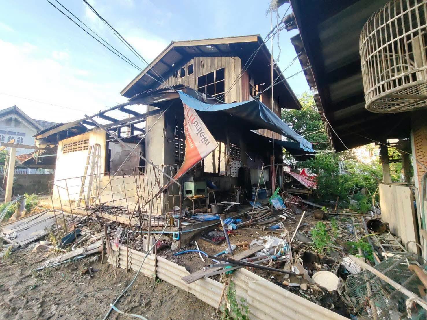 จังหวัดเพชรบุรีห่วงใยประชาชน เร่งลงพื้นที่ตรวจสอบเหตุเพลิงไหม้บ้านพักถนนบริพัตร พร้อมประสานทุกหน่วยงานเข้าให้ความช่วยเหลือเร่งด่วน ยืนยันไม่มีผู้ได้รับบาดเจ็บ